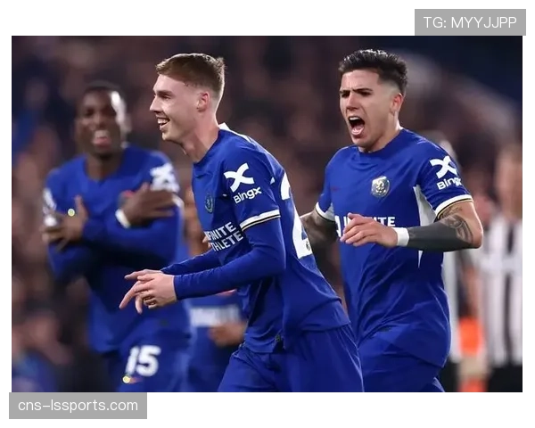 赛事筹办:英超联盟宣布,下赛季将启用更精确的球员追踪数据系统,用于深度分析跑动与阵型